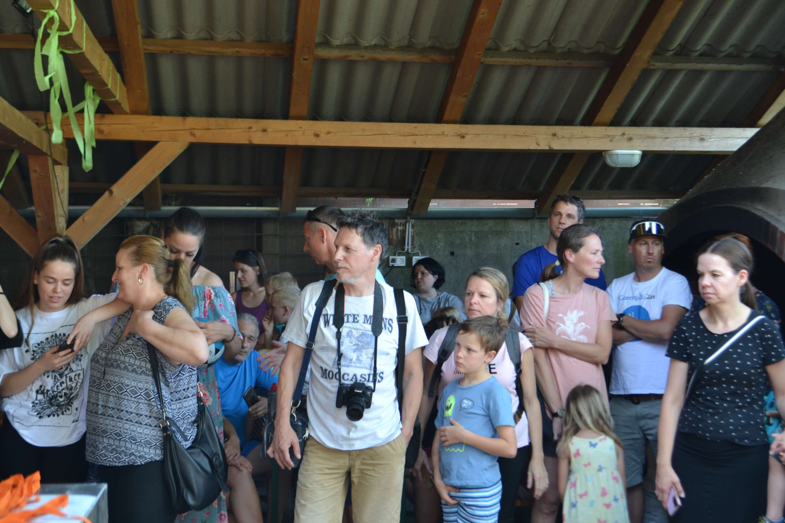 Otroci skupaj s straši ob zakljućku šole