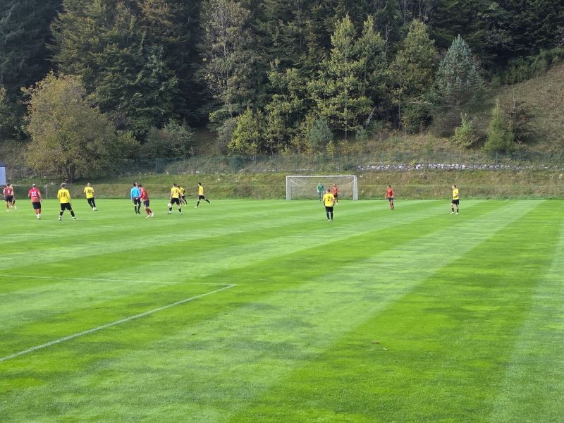 Visoka zmaga rdečih v Kranjski Gori