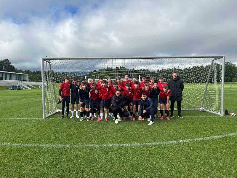 U15