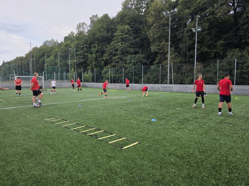 PRIPRAVE KADETOV V POLNEM TEKU — NK Zarica Kranj