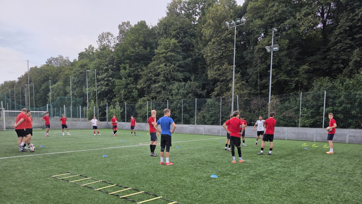 PRIPRAVE KADETOV V POLNEM TEKU