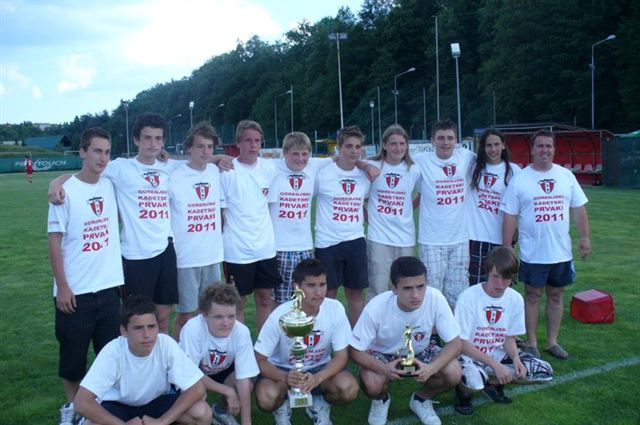 NK Zarica Kranj leta 2011 — Naši kadeti, gorenjski prvaki 2011, napis na majicah pove vse.