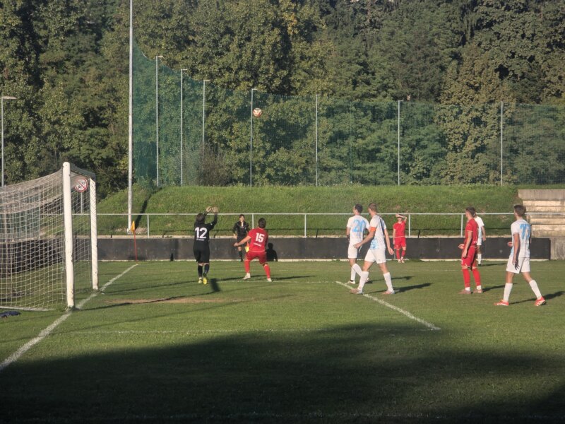 NK Zarica Kranj: NK Jezero Medvode 4:0 (1:0)